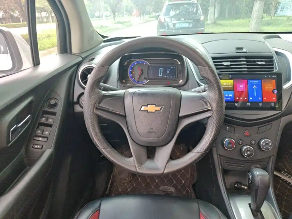 Chevrolet Trax 2015 — фото 11