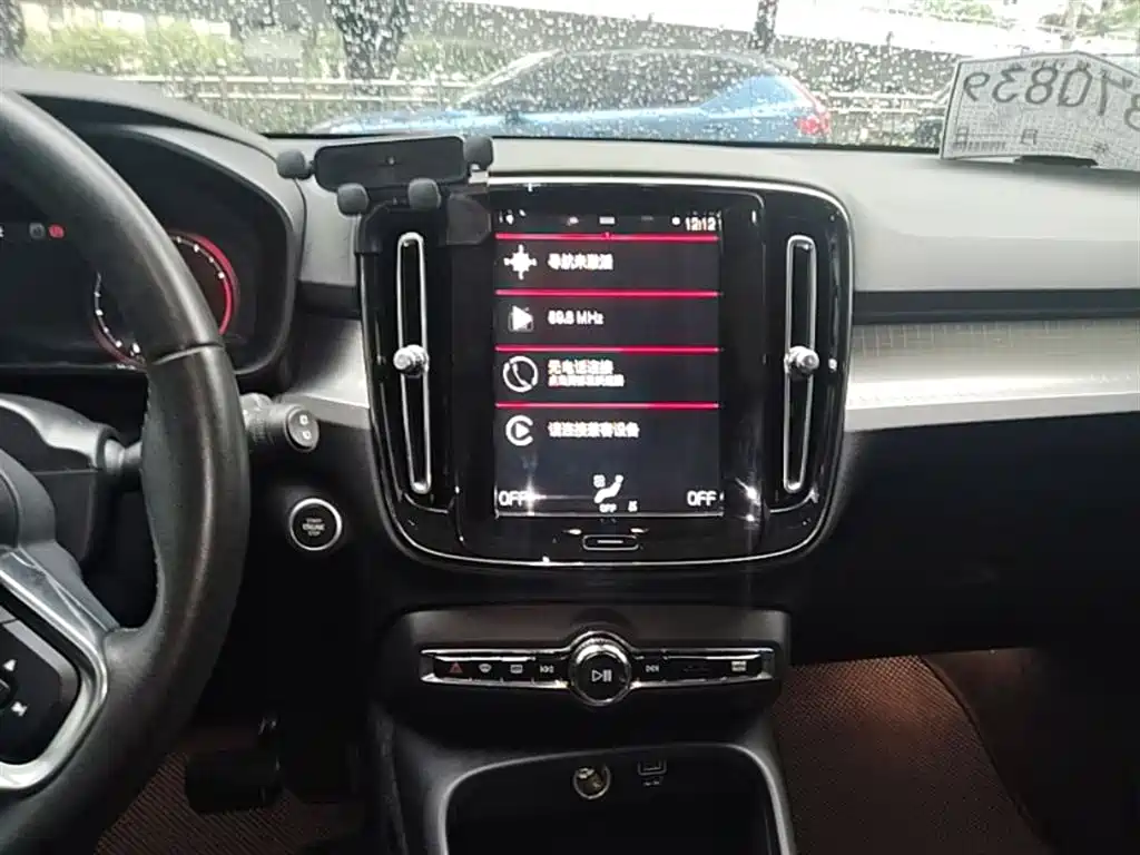 Volvo XC40 2021 — фото 13
