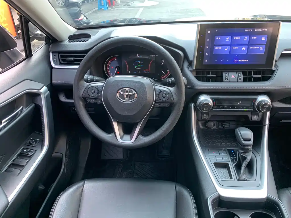 Toyota RAV4 2022 — фото 10