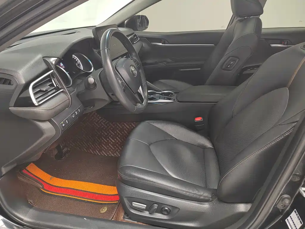 Toyota Camry 2022 — фото 13