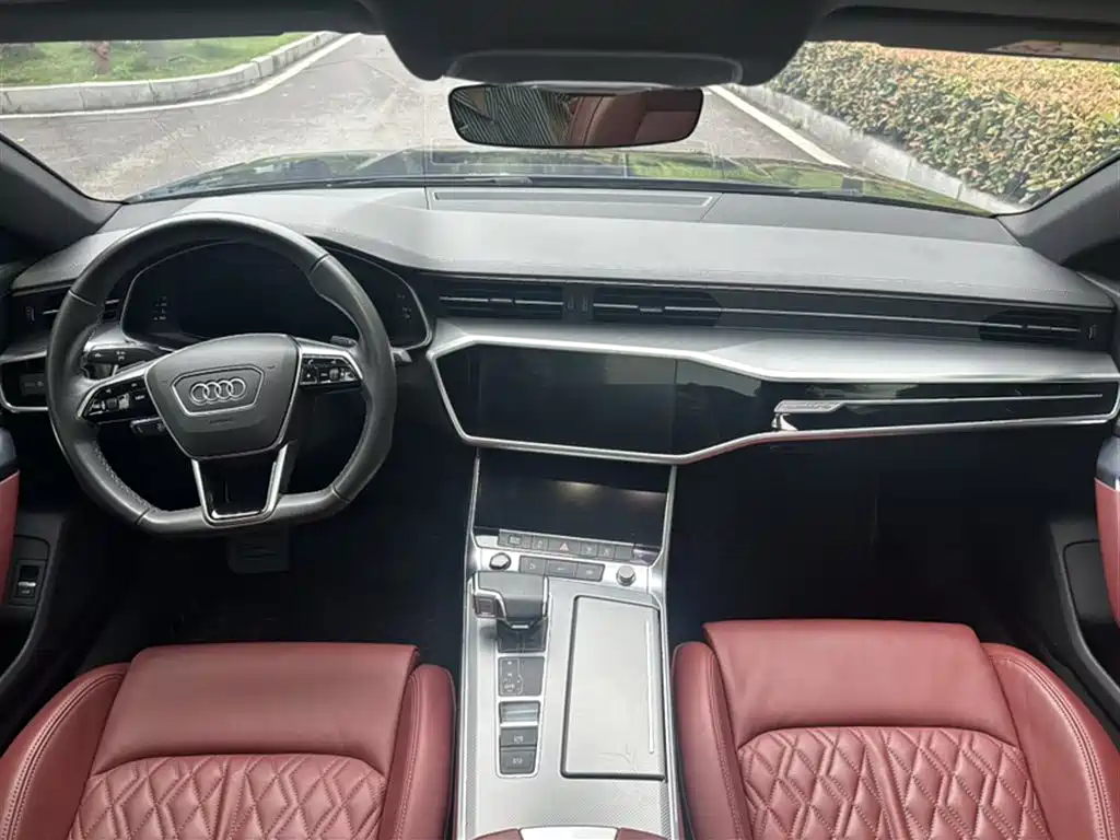 Audi A7L 2024 — фото 18
