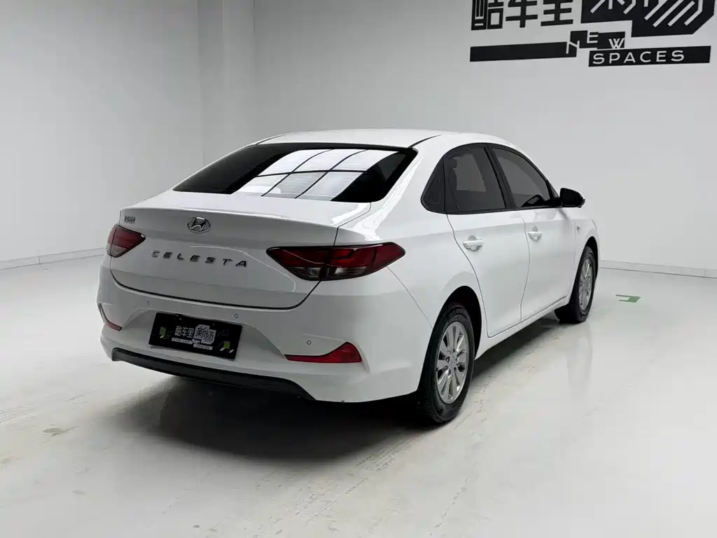 Hyundai Elantra 2020 — фото 4
