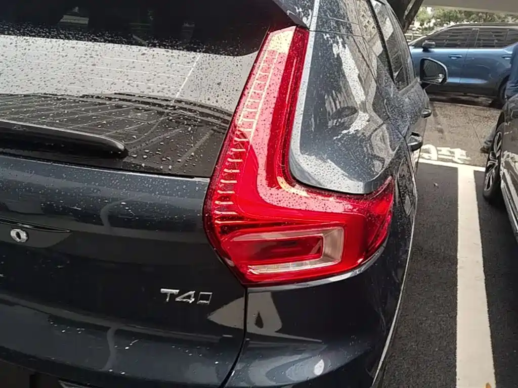 Volvo XC40 2021 — фото 8