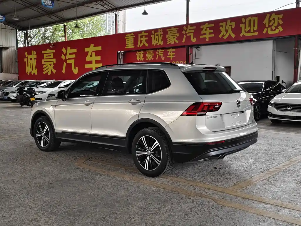 Volkswagen Tiguan L 2020 — фото 11