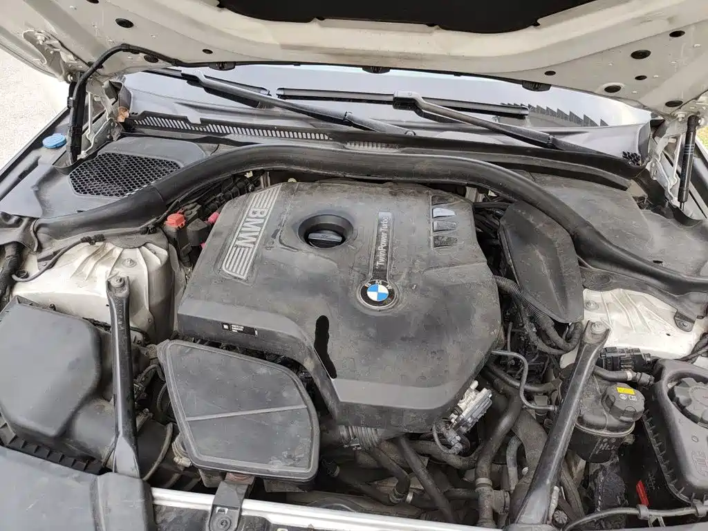 BMW 5 Series 2017 — фото 11