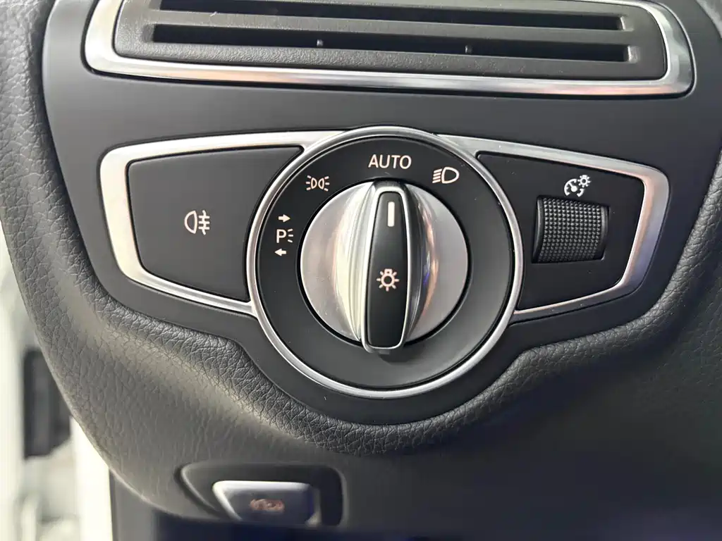 Mercedes-Benz C-Class 2020 — фото 15