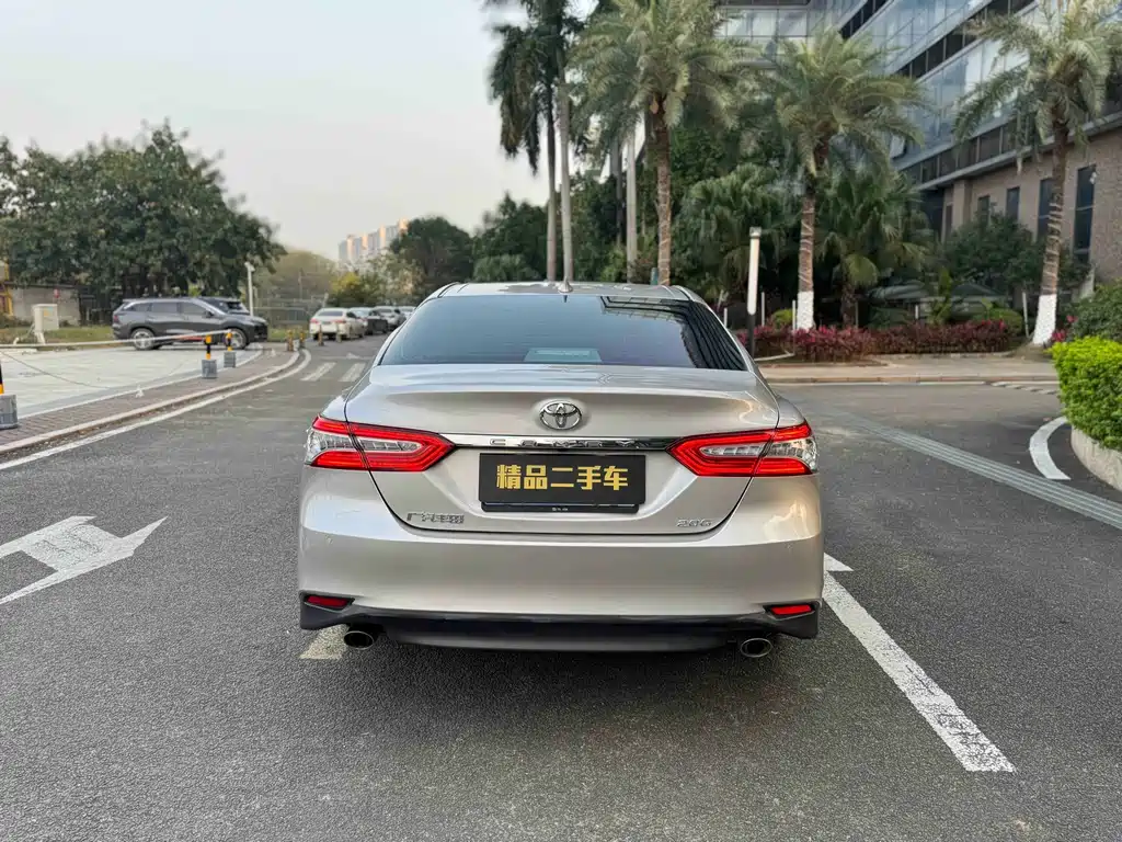 Toyota Camry 2023 — фото 15