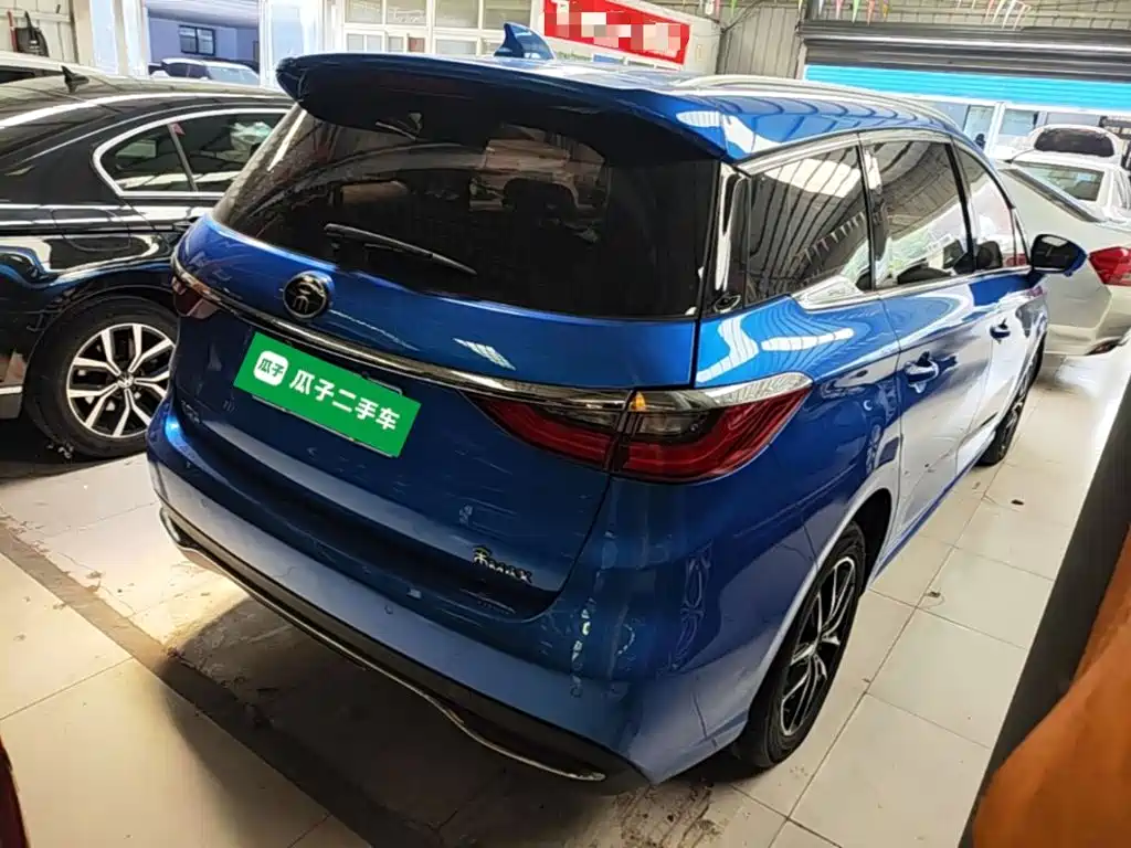 BYD MAX 2017