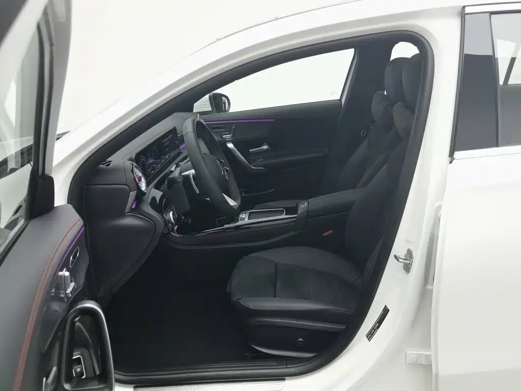 Mercedes-Benz A-Class 2025 — фото 10