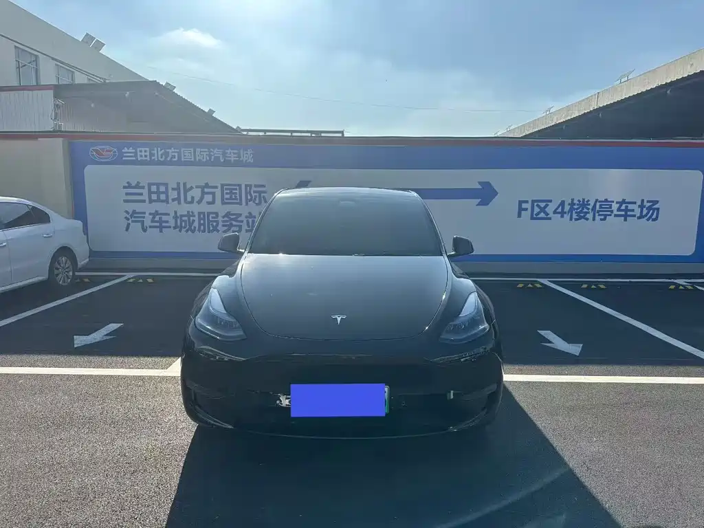 Tesla Model Y 2023 — фото 1