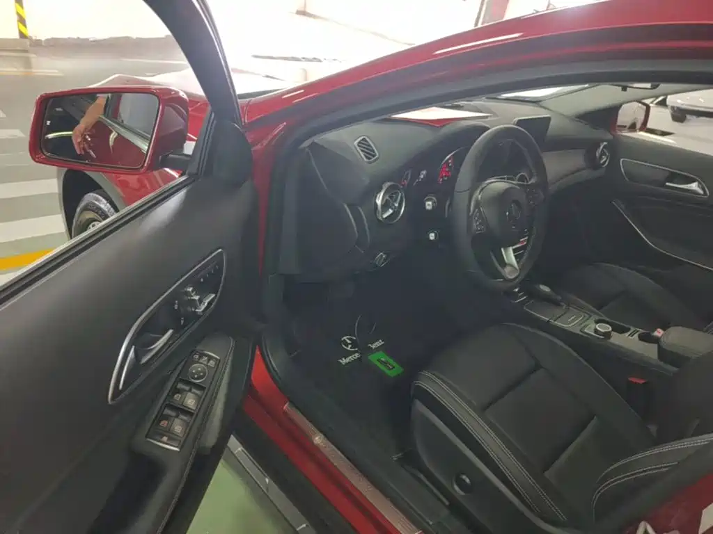 Mercedes-Benz GLA 2017 — фото 16