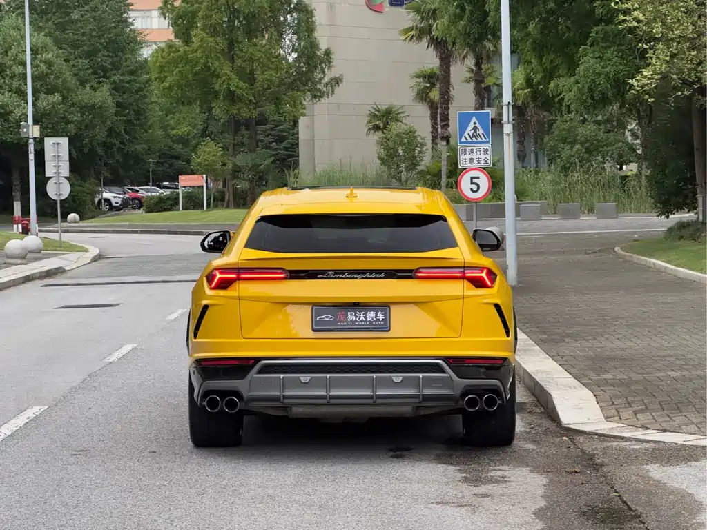 Lamborghini Urus 2019 — фото 4
