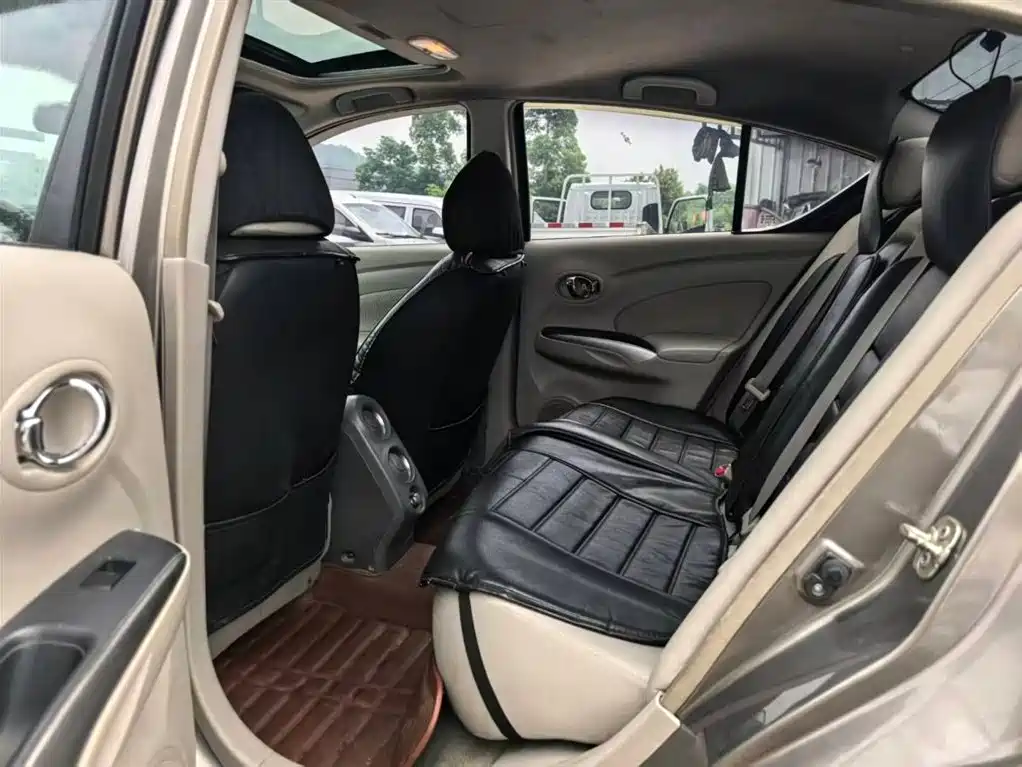 Nissan Sunny 2015