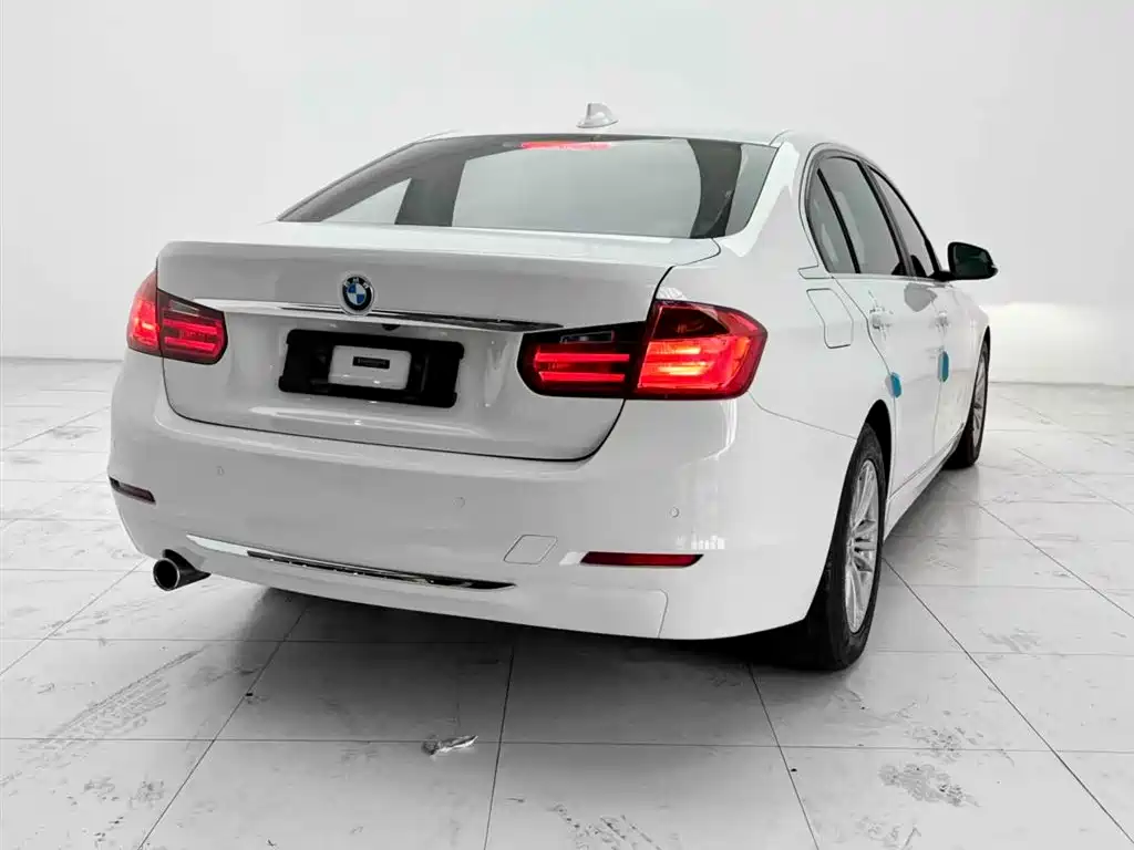 BMW 3 Series 2016 — фото 10