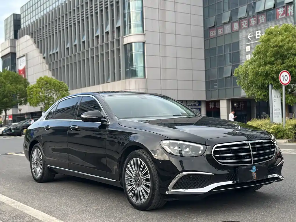 Mercedes-Benz E-Class 2023 — фото 3