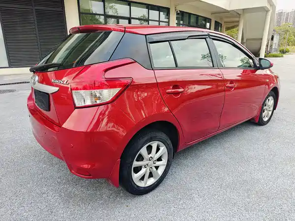 Toyota Yaris L 2014
