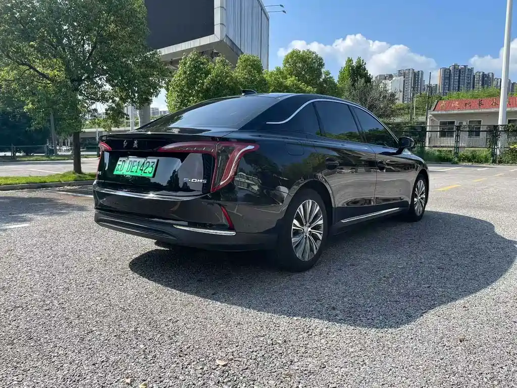 Hongqi E-QM5 2022 — фото 9