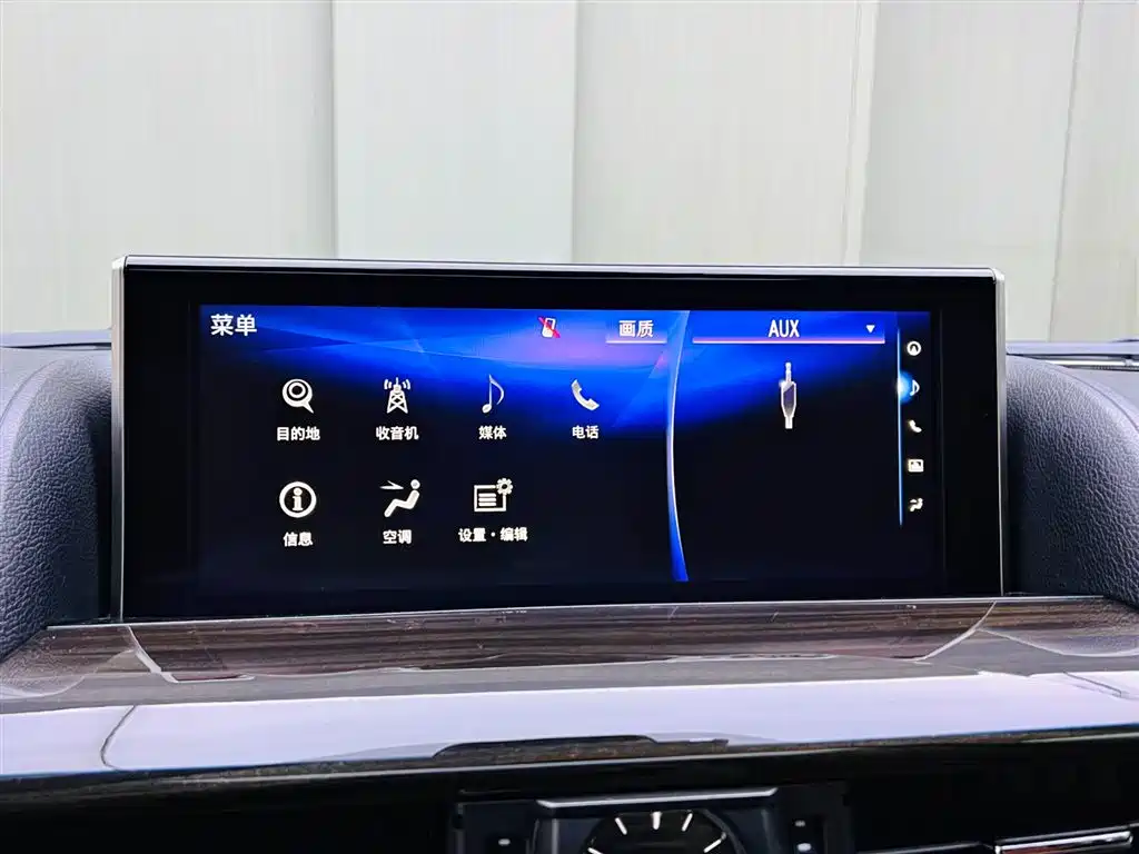 Lexus LX 2019 — фото 13