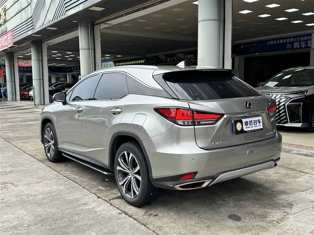 Lexus RX 2022 — фото 11