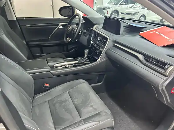 Lexus RX 2021