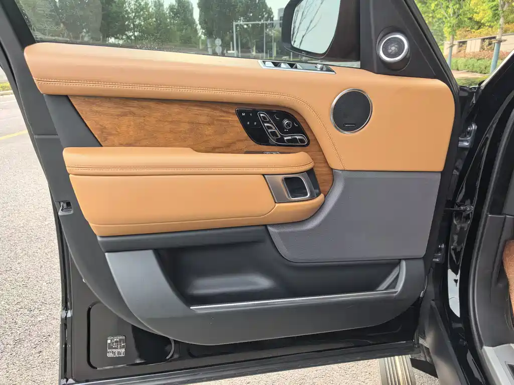 Land Rover Range Rover 2019 — фото 9