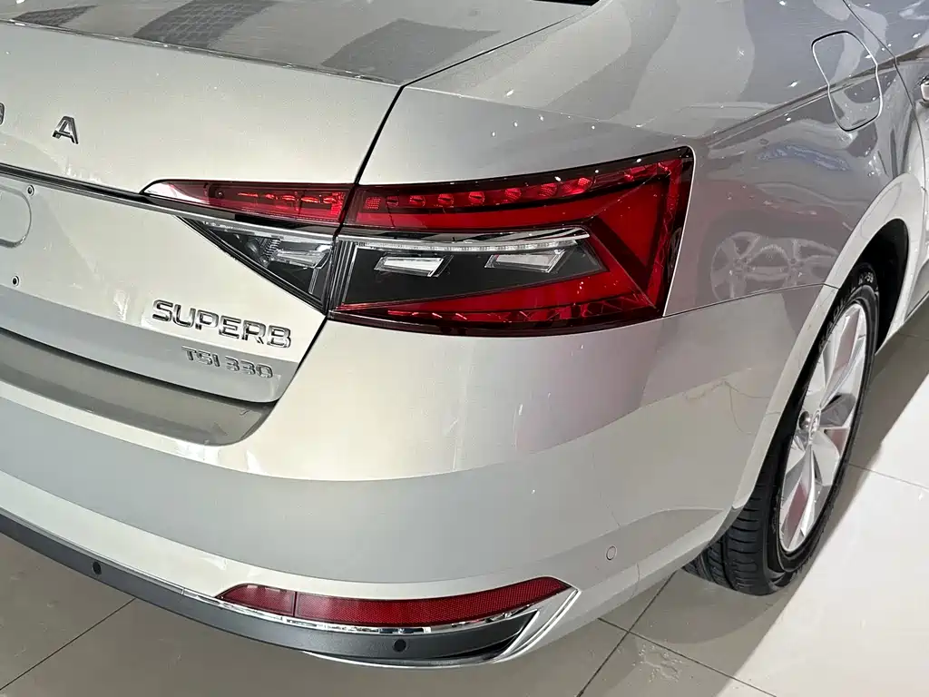 Skoda Superb 2020 — фото 9
