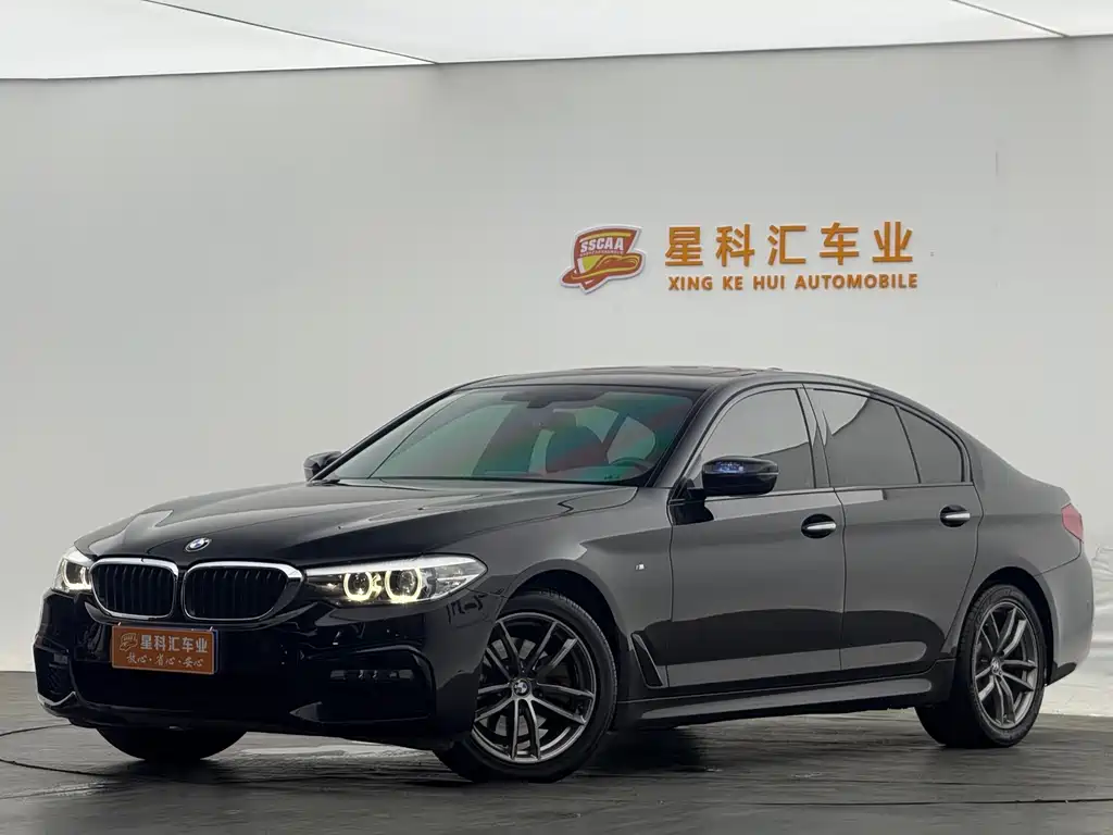 BMW 5 Series 2018 — фото 1