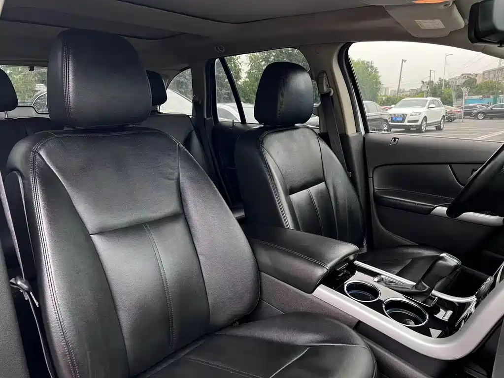 Ford Edge 2015 — фото 17