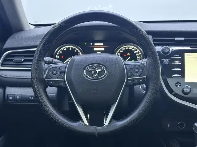 Toyota Camry 2018 — фото 11