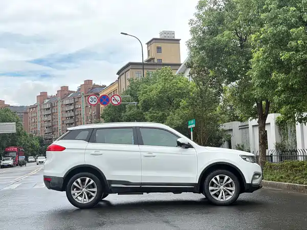 Geely Boyue 2017