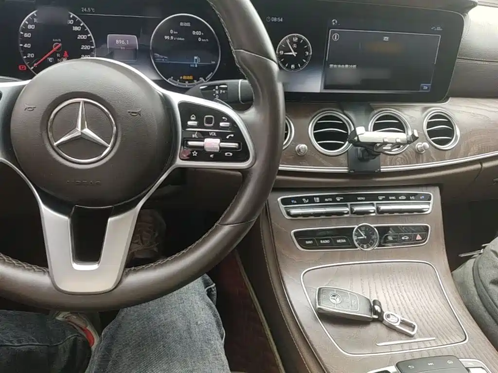 Mercedes-Benz E-Class 2018 — фото 10