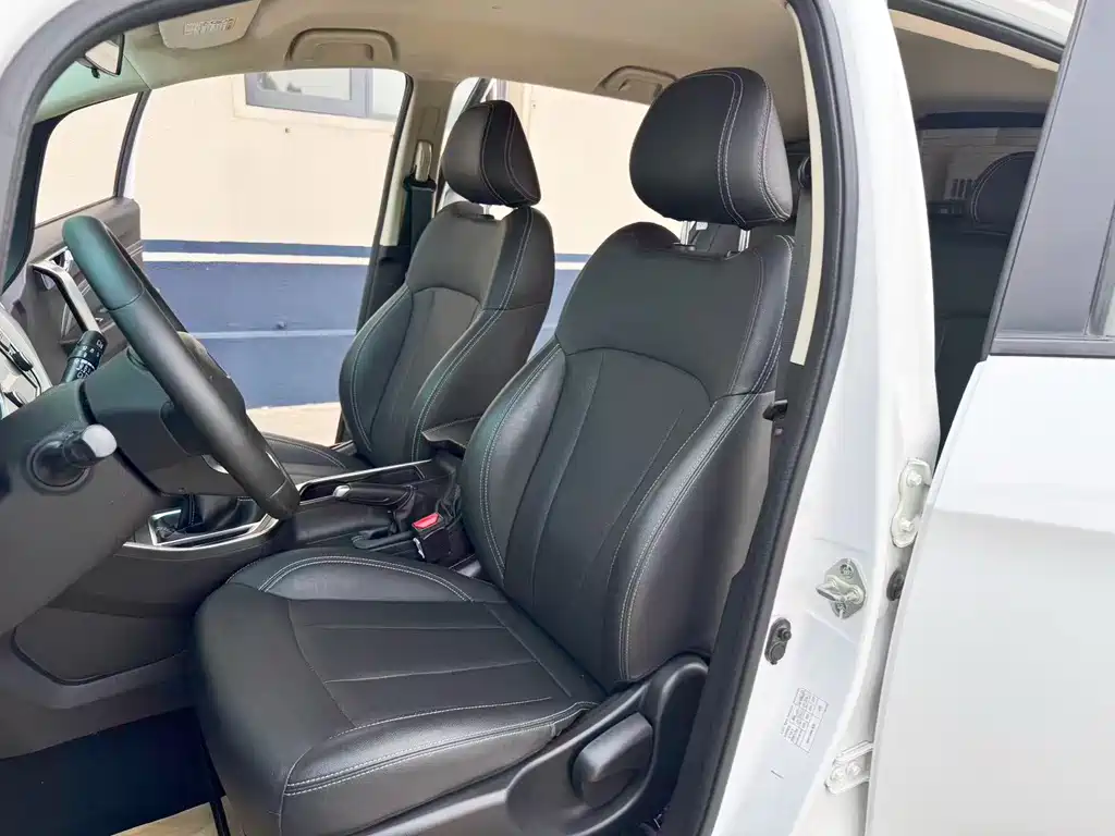 Geely Vision X3 2019 — фото 12