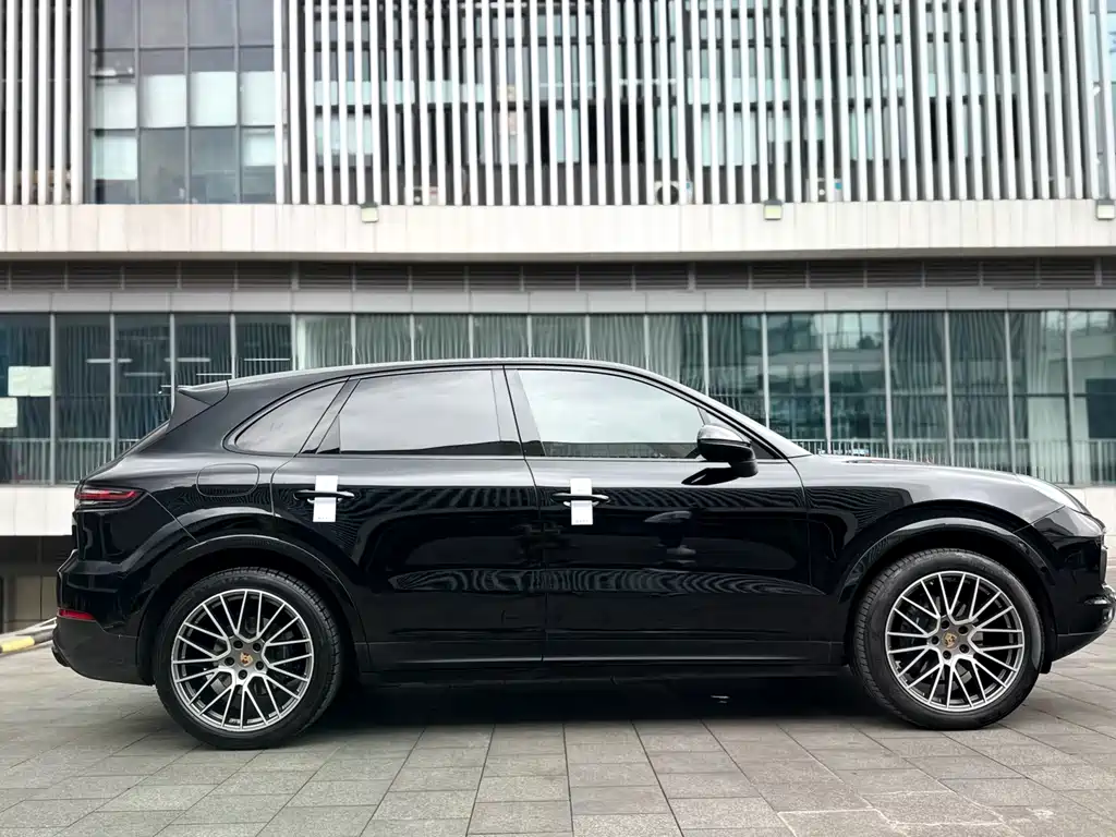 Porsche Cayenne 2022