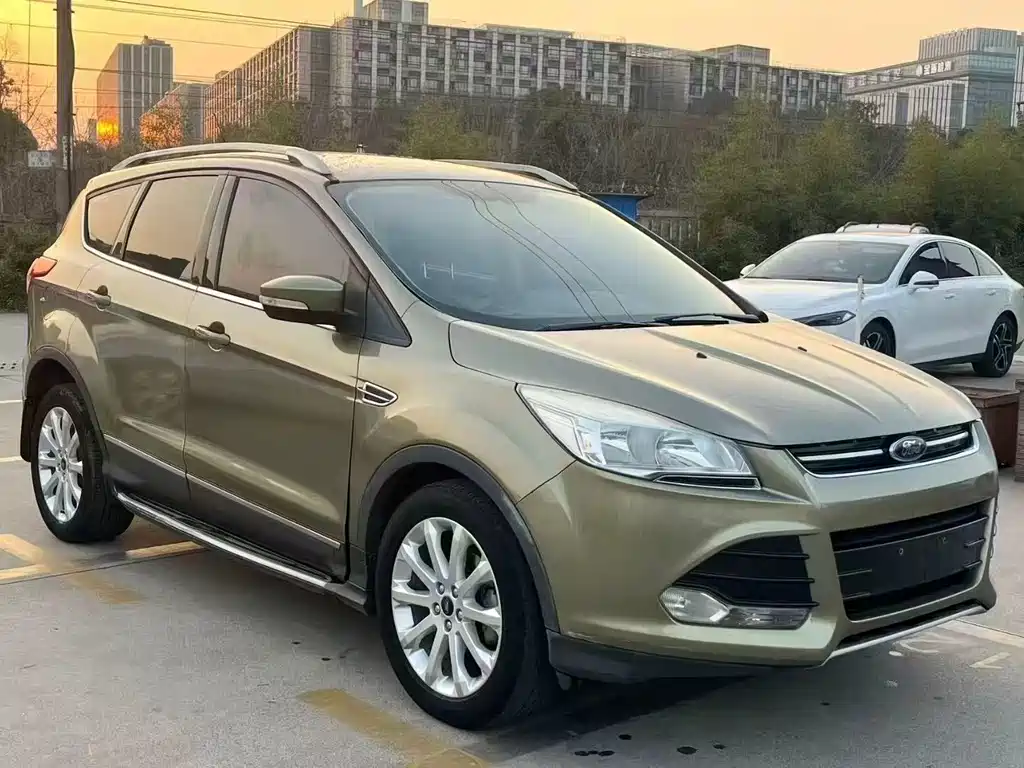 Ford Kuga 2015 — фото 3