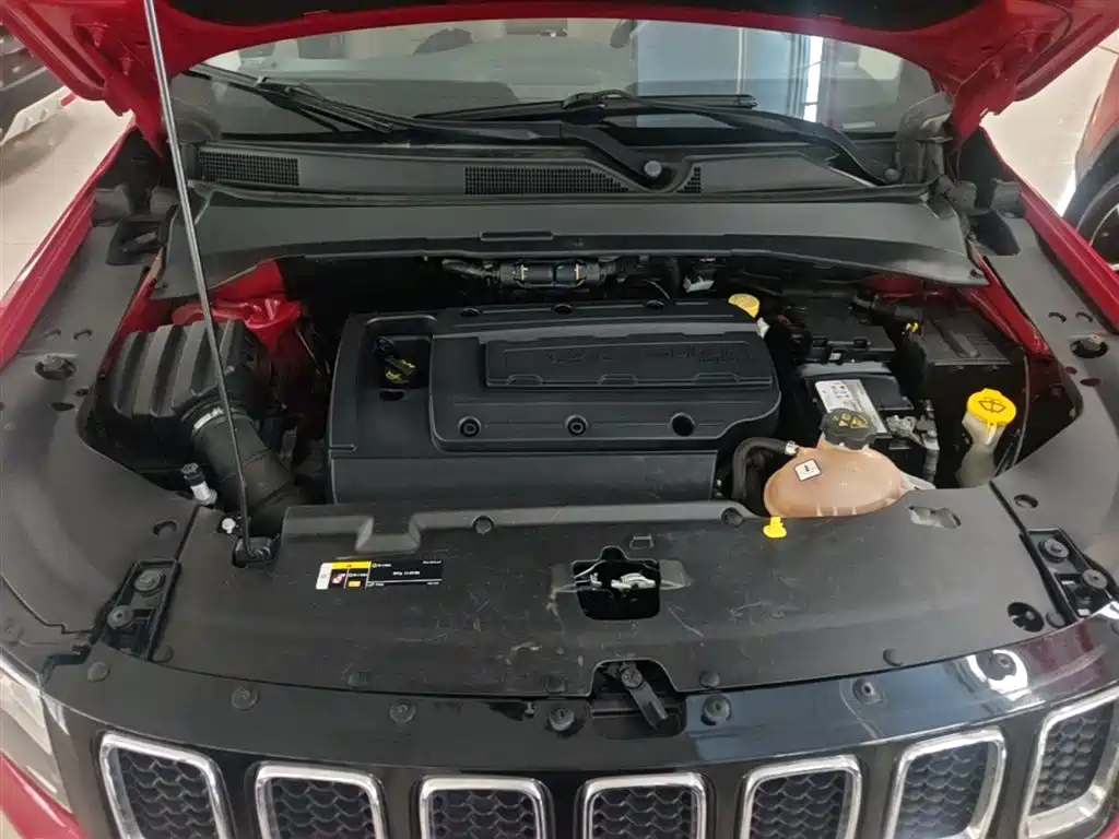 Jeep Compass 2017 — фото 20