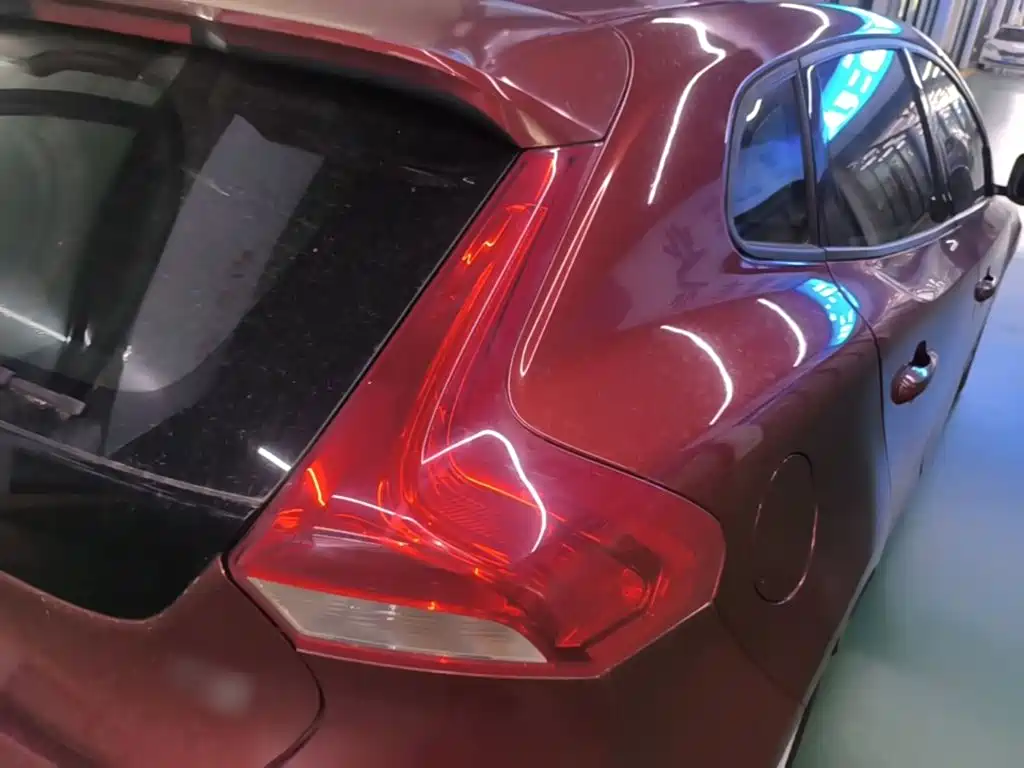 Volvo V40 2017 — фото 8