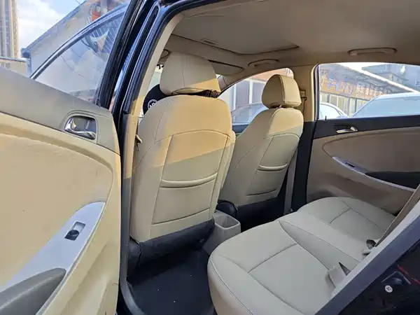 Hyundai Accent 2014