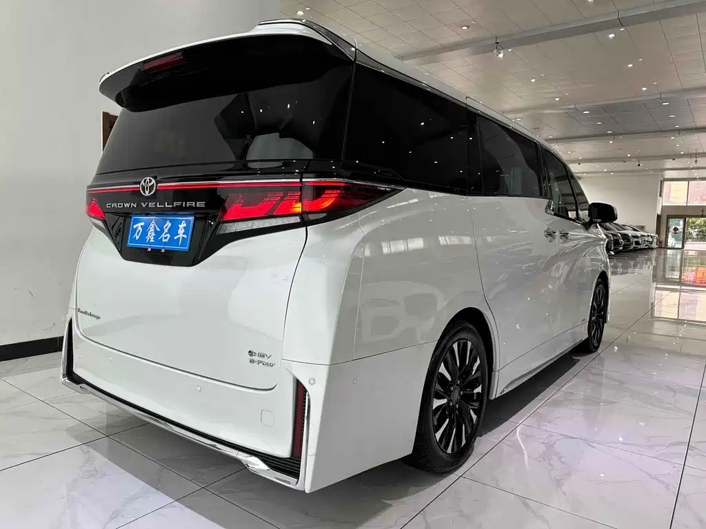 Toyota Vellfire 2024 — фото 22