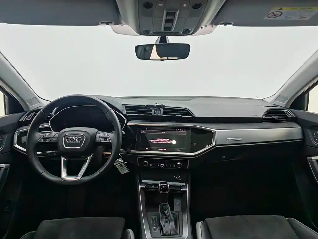 Audi Q3 2023 — фото 10
