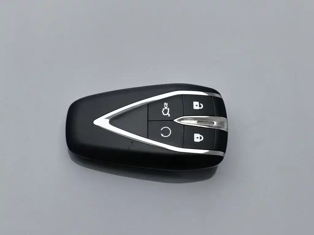 Changan UNI-V Smart Electric Idd 2023 — фото 19