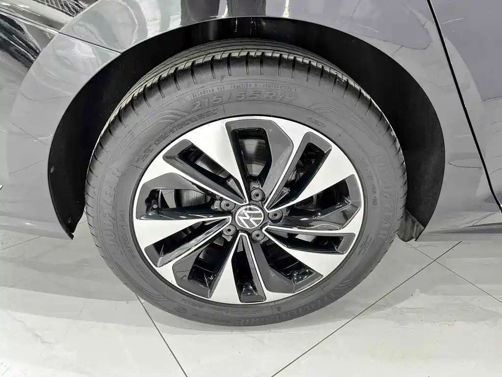 Volkswagen Passat 2022 — фото 19