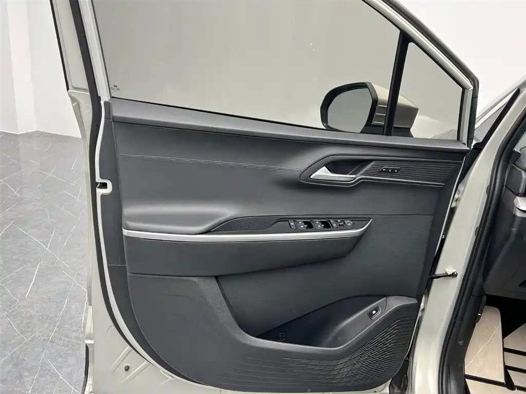 Hyundai Custo 2022 — фото 11