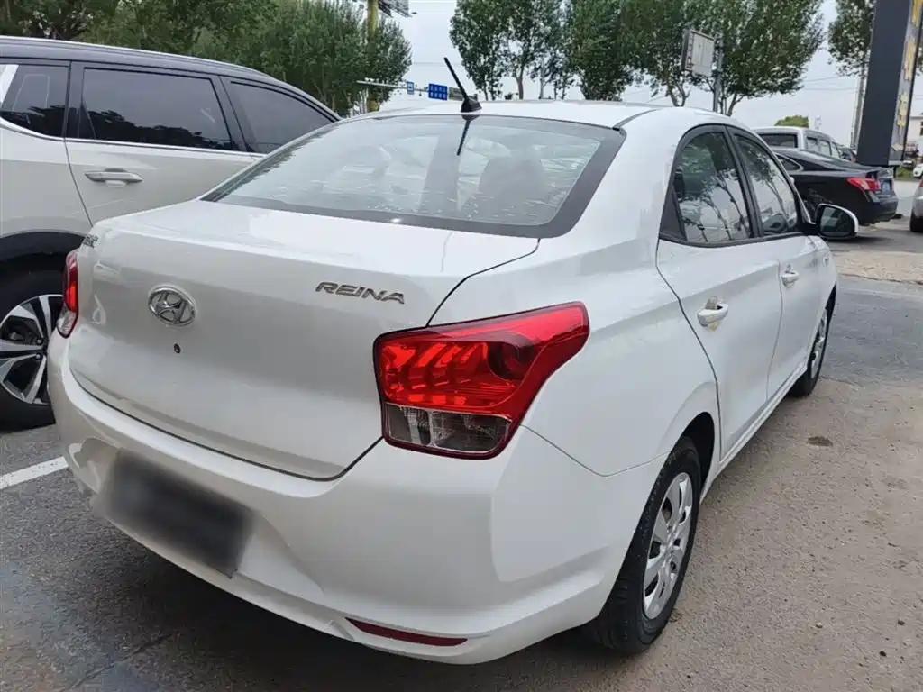 Hyundai Verna 2017 — фото 7