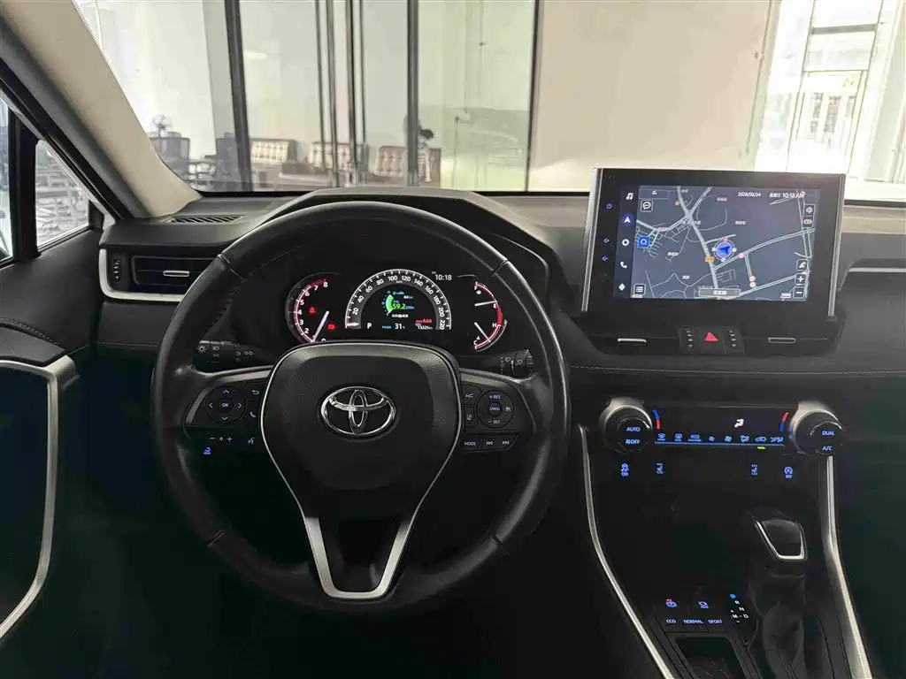 Toyota RAV4 2022 — фото 16