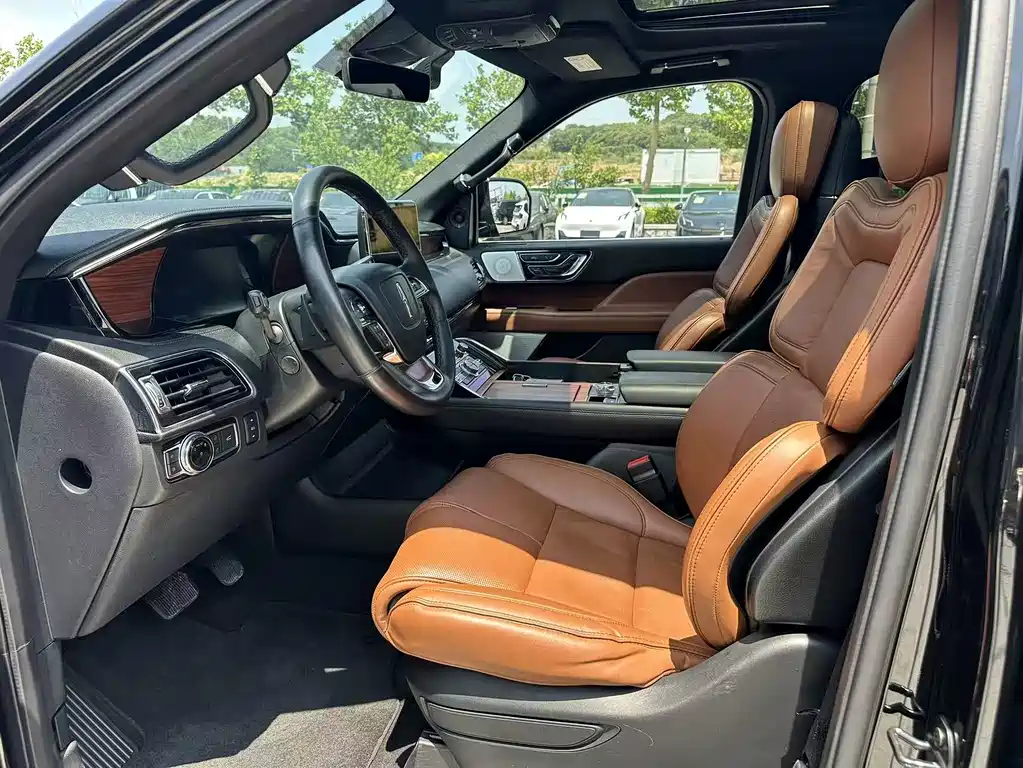 Lincoln Navigator 2019 — фото 11