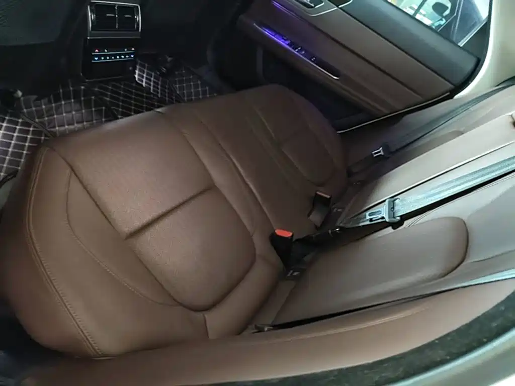 Jaguar XFL 2021 — фото 17