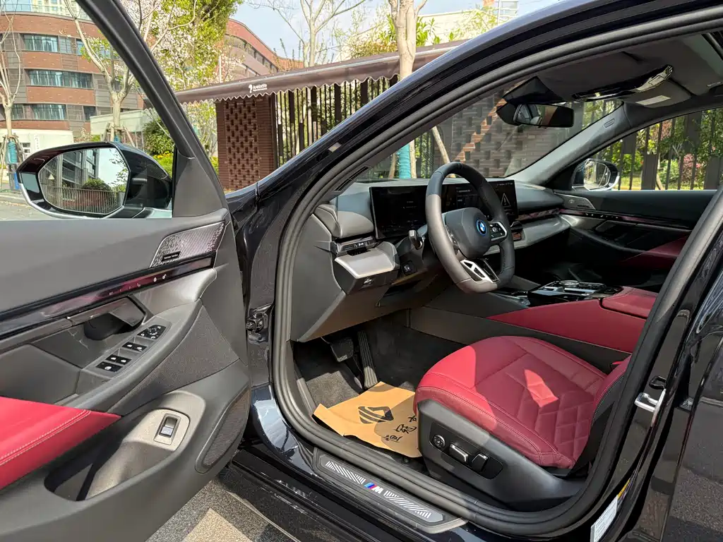 BMW i5 2025 — фото 2