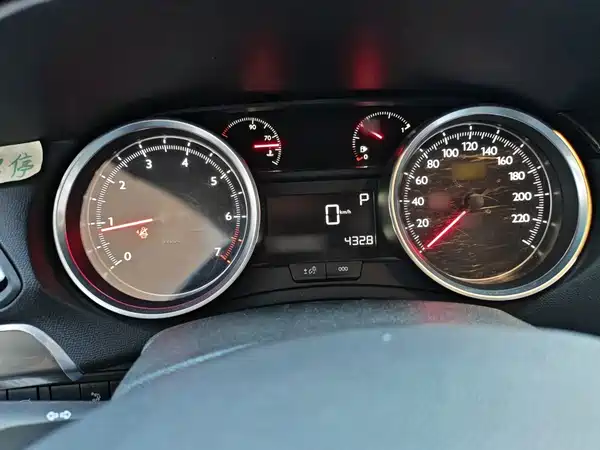 Peugeot 408 2016