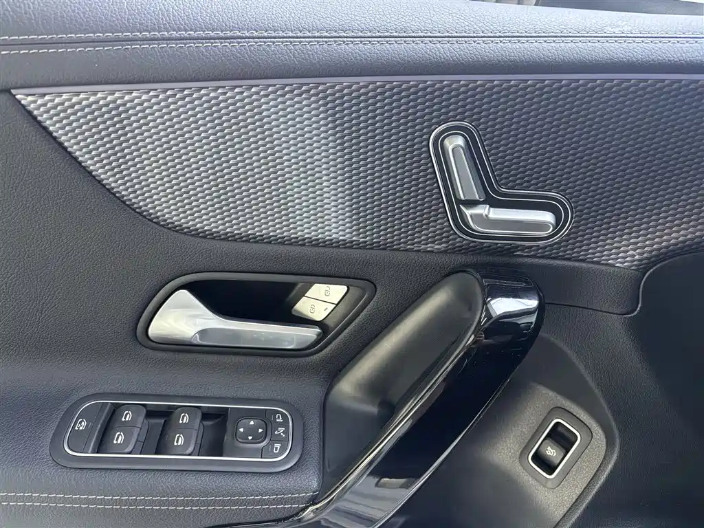 Mercedes-Benz A-Class 2021 — фото 19