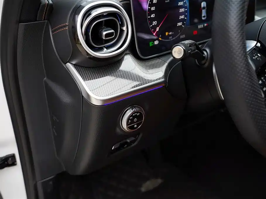Mercedes-Benz C-Class 2023 — фото 7
